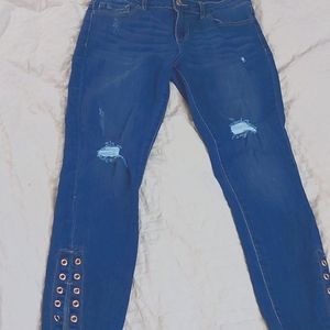 Guess Distressed Denim Capris/High Waisted/Ankle Cut/Sz 30/Ankle Eyelets